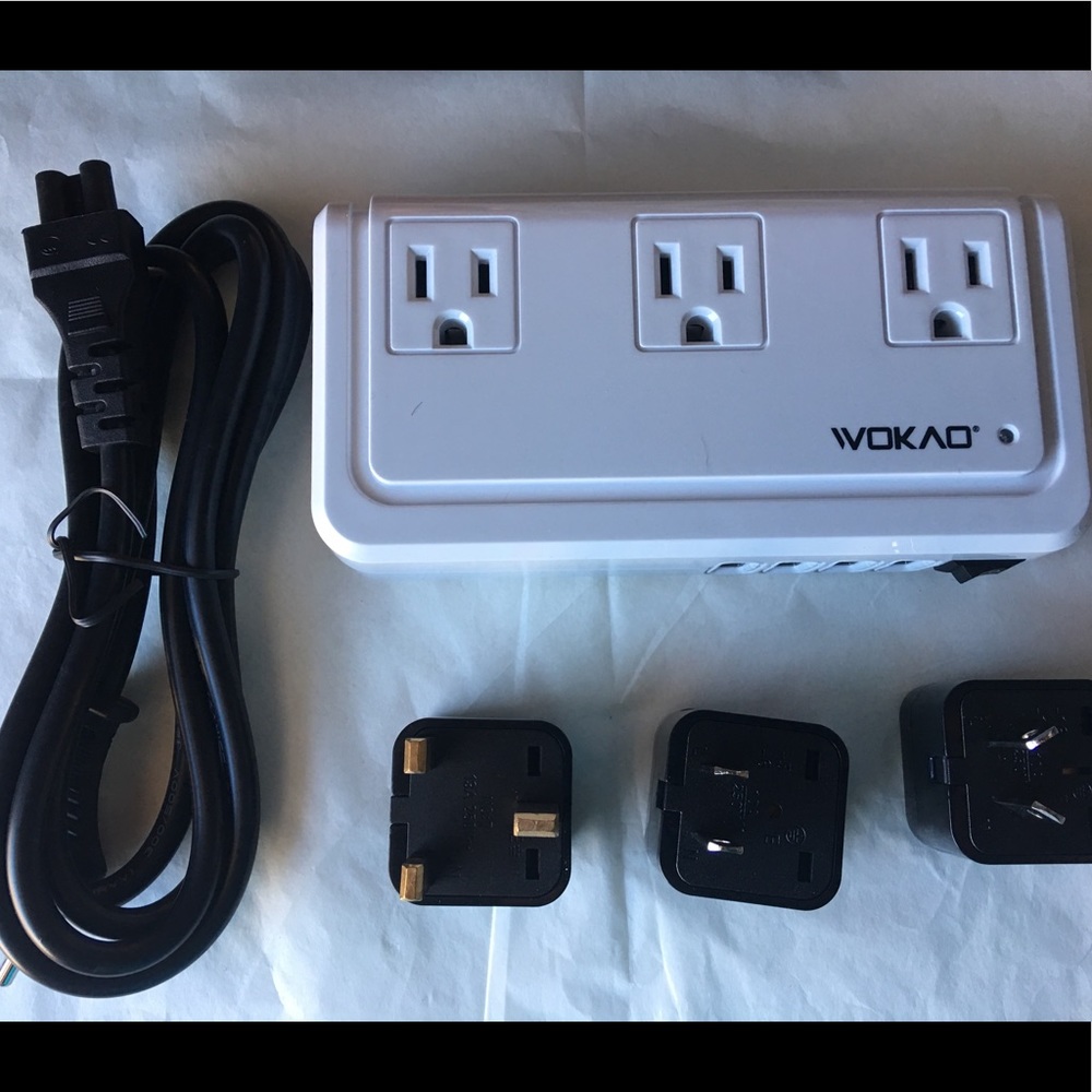 Wokao travel charger w usb ports & 3 adapters